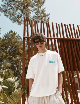 Boxy-Fit Ibiza Graphic T-Shirt (Size: ) - Pull&bear - FashionsVida