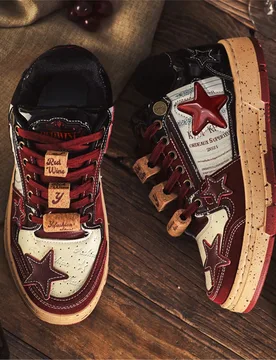 Nuevos zapatos de patinaje color borgoña con diseño de estrella, colaboración de diseño nacional, zapatos para hombres con suelas gruesas, por men - Shein - FashionsVida
