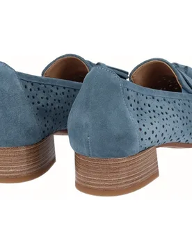 Mocasines de mujer de serraje con borlas - D'Chicas - FashionsVida
