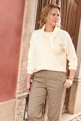 Women's Jumper With Detachable Scarf in Cream Size: 10 - Cream - Size: 10