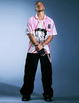Camisa polo de manga corta con estampado de dibujos animados y estrellas en color rosa para hombre, estilo de los años 2000 - Shein - FashionsVida