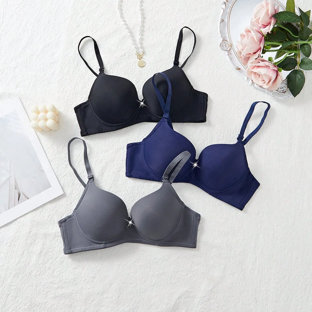 Piezas de sujetadores cómodos y casuales con aros, copa suave de unicolor, ropa interior - Shein - FashionsVida