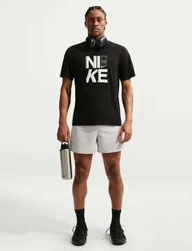 Schweißableitendes, weiches T-Shirt Hyverse - Noir - male - Size: L - Nike - FashionsVida