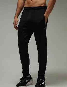Herren Man Active Gym Essentials Stretch Tapered Jogginghose Black Größe XL - boohooMAN - FashionsVida