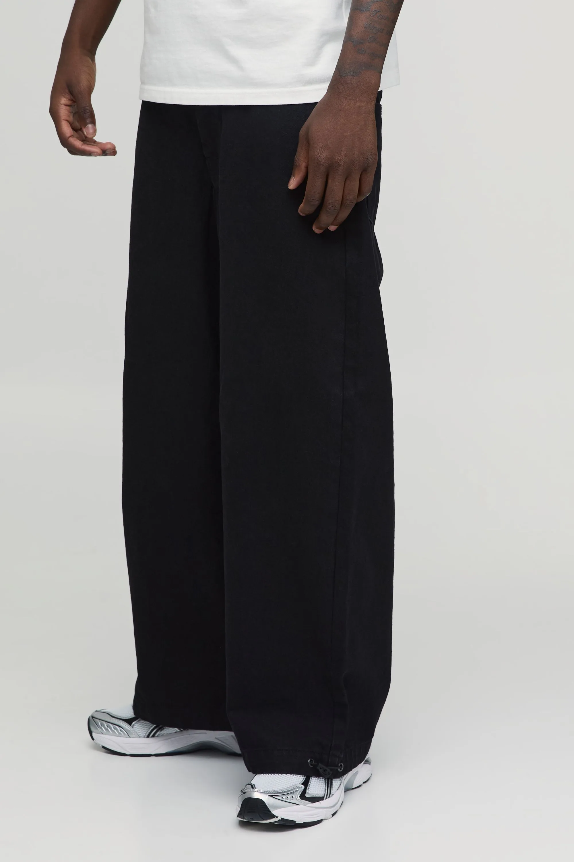 Mens Basic Parachute Fit Jeans - Black Cotton - Size 34 Short - boohooMAN - FashionsVida