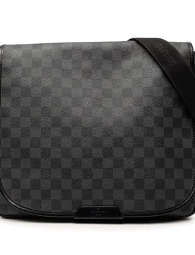 Damier Graphite Daniel MM - Louis Vuitton - FashionsVida