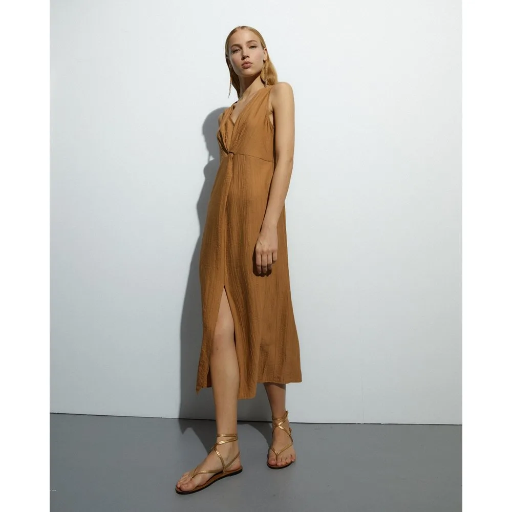 Vestido midi cuello pico sin mangas - Andam - FashionsVida