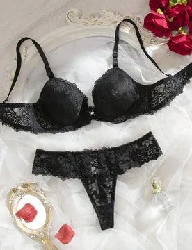Piezas Conjunto de sujetador con aros y relleno de encaje para mujeres - Shein - FashionsVida
