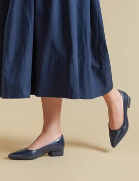 Wide Fit Leather Block Heel Court Shoes Navy female - Jones Bootmaker - FashionsVida