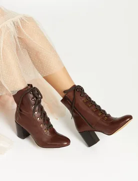 Leather Lace-Up Block Heel Ankle Boots Tan female - Jones Bootmaker - FashionsVida