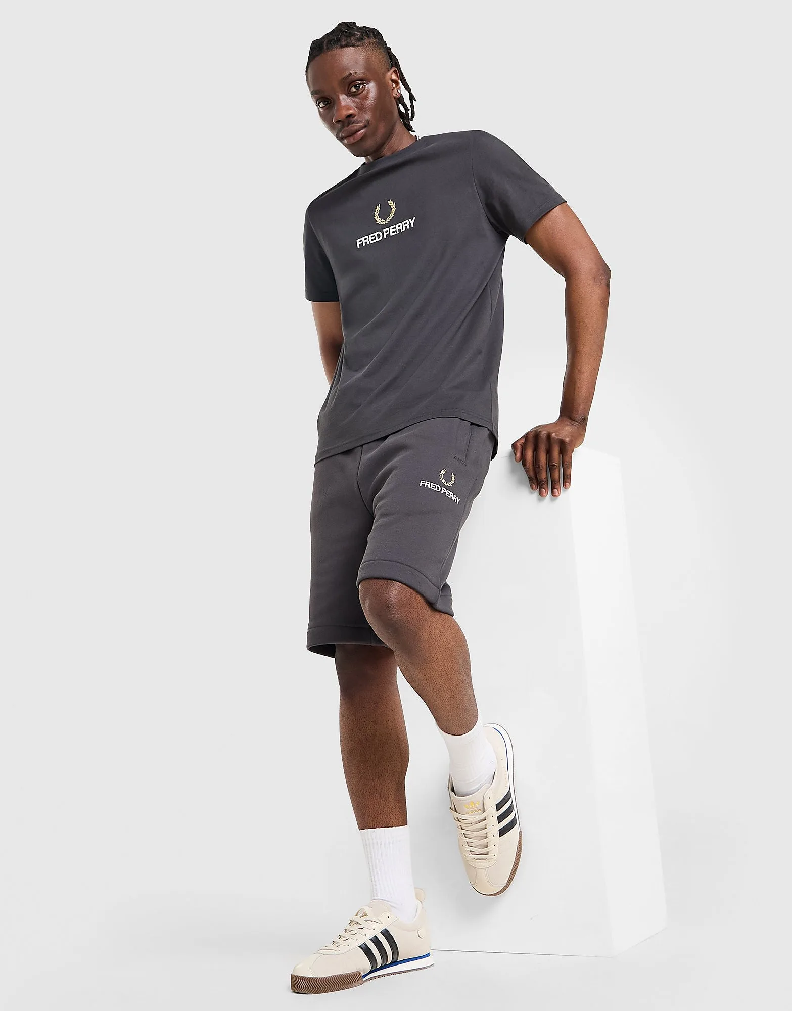 Emblem Stack T-Shirt - Herren, Grau - male - Size: M - Fred perry - FashionsVida