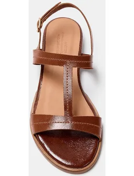 Sandalia de mini tacón ancho de mujer tipo T de piel con detalle de costura gruesa en el corte y acabado charol - Naguisa - FashionsVida