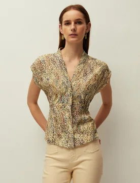 Camisa de mujer con estampado de mini topos. detalle de costura y cinturón bajo pecho - System Action - FashionsVida
