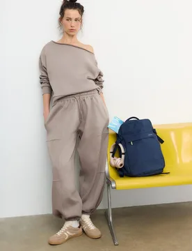 Basic Sweatshirt mit Off-Shoulder Beige L - Stradivarius - FashionsVida
