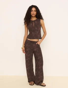 Ärmelloses, besticktes, figurbetontes Top Braun S - Stradivarius - FashionsVida
