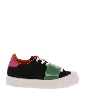 Sneaker in camoscio con strap velcro