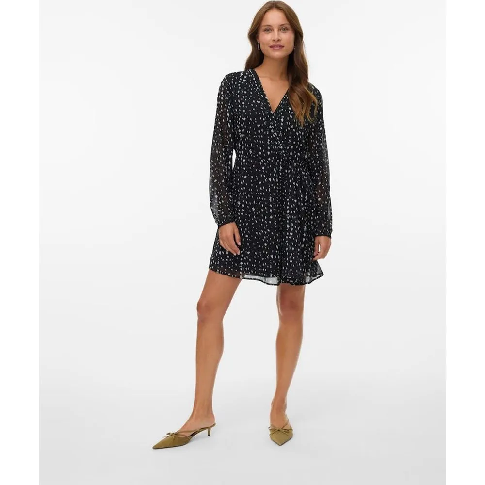 Vestido corto estampado - Vero Moda - FashionsVida
