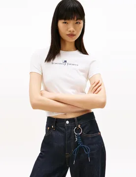 Camiseta de mujer de manga corta slim fit - Tommy Jeans - FashionsVida