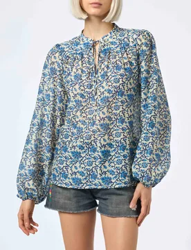 Camicia avorio in cotone e seta a fantasia fiori blu con colletto a listino e fiocchetto - MC2 SAINT BARTH - FashionsVida
