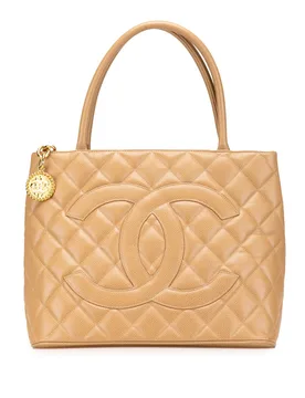 Caviar Medallion Tote - Chanel - FashionsVida