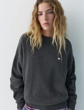 Embroidered Front Jumper (Size: ) - Pull&bear - FashionsVida