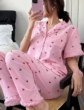 Piezas Conjunto de pijama de mujer, conjunto de pijama con estampado de cerezas, pantalón corto con volantes, manga corta, cuello abierto, cómodo, b - Shein - FashionsVida