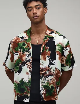 Men's Oversized Boxy Abstract Print Shirt Green Size Medium Green M - boohooMAN - FashionsVida