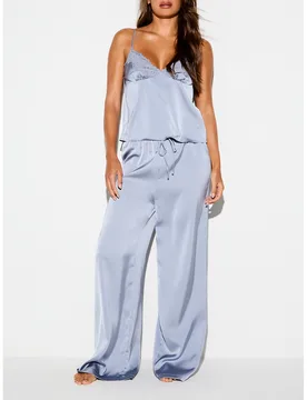 Conjunto de pijama de camiseta de satén con ribete de encaje y pantalón de pierna ancha, cuello en V y cintura con cordón - Shein - FashionsVida