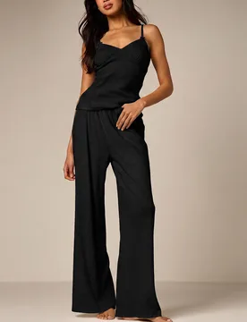 Conjunto de pijama con camiseta de tirantes y pantalón de pierna ancha con cuello en forma de corazón y ribete de encaje, ropa de descanso y dormir - Shein - FashionsVida