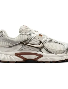 V5 RNRs with Reflective Accents Damen Freizeitschuhe, weiß, Größe 35 ½ 35 ½ - Nike - FashionsVida