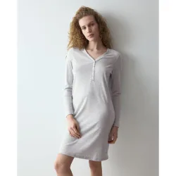 Camisón abierto, abotonado confeccionado en materiales reciclables
