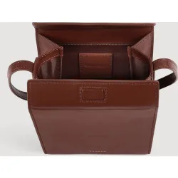Bandolera de hombre de piel con solapa imantada y tira larga