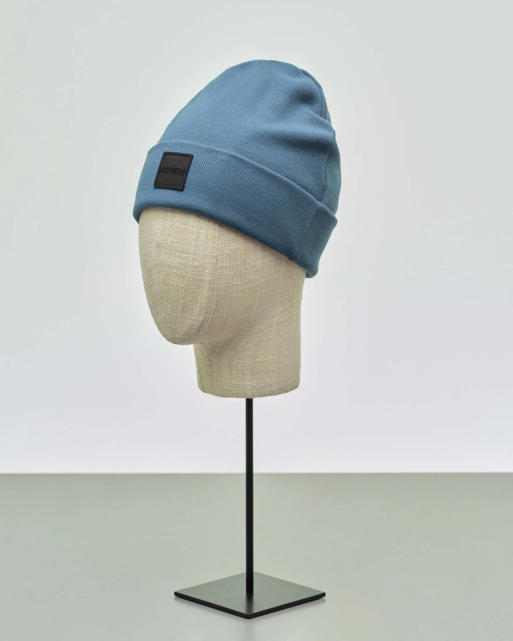 Berretto avio in misto viscosa con risvolto e patch porta logo - Outhere - FashionsVida
