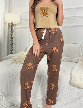 Conjunto de pijama con camiseta de tirantes y pantalones con estampado de oso - Shein - FashionsVida