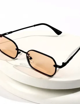Par de gafas de moda Y2K clásicas cuadradas vintage para hombre, con montura negra, lentes caramelo y detalles en cobre, estilo mini, adecuadas para - Shein - FashionsVida