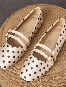 Zapatos de estilo retro americano con lunares para mujer, diseño de doble hebilla con punta cuadrada, adecuados para usar con vaqueros/vestidos - Shein - FashionsVida