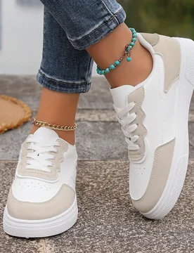 Zapatillas planas con bloque de color para mujer, versátiles, cómodas, antideslizantes, zapatos deportivos de corte bajo con cordones tipo patín - Shein - FashionsVida