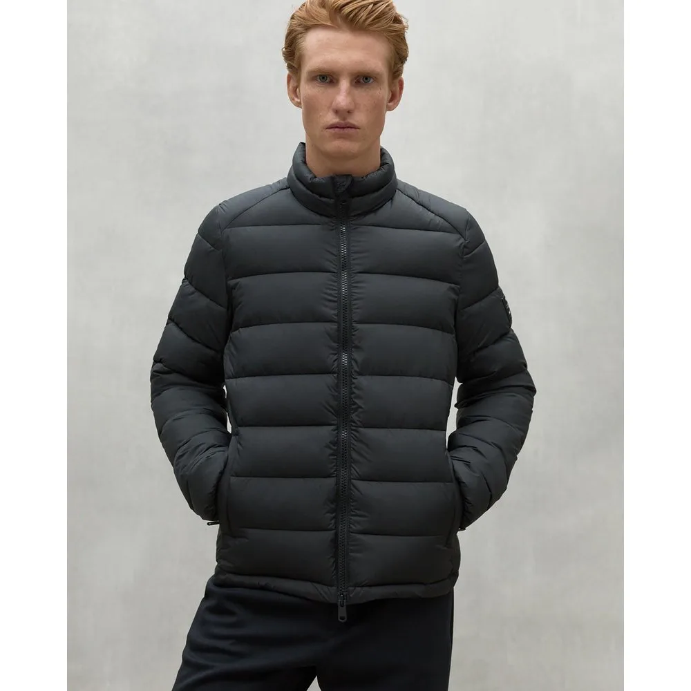 Abrigo de hombre con cierre de cremallera y cuello alto - Ecoalf - FashionsVida