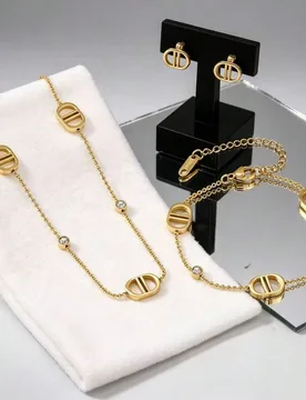 Set de Collar, Pulsera y Aretes de Moda para Mujer de Acero Inoxidable Chapado en Oro de 18K con Decoración de Metal Doble D, para Uso Diario y Fiest - Shein - FashionsVida