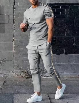 Conjunto básico casual para hombres Kolrap, camiseta de manga corta a rayas negras y blancas + pantalón de chándal con cordón, conjunto de 2 pieza - Shein - FashionsVida