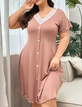 Camisón de manga corta con cuello en V, botones decorativos y ribete de encaje de talla grande con bloques de color - Shein - FashionsVida