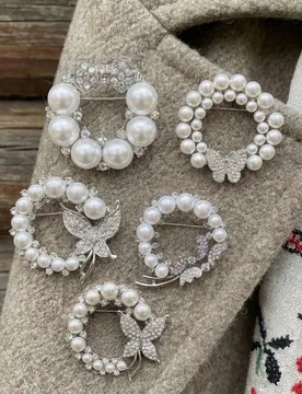 Stylish Pearl Accessories Brooches for Women Creative Rhinestones Flower Pins Office Party Friend New Gifts Jewelry - Aliexpress - FashionsVida