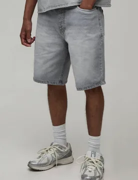 Herren Basic Entspannt Geschnittene Denim-Shorts Light Grey Größe 44 - boohooMAN - FashionsVida