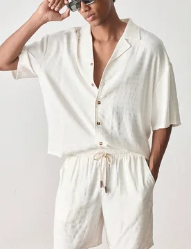 Conjunto de camisa de manga corta casual y pantalones cortos para hombre - Shein - FashionsVida