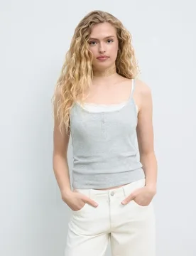 Camiseta top de mujer de tirantes con puntilla - Green Coast - FashionsVida