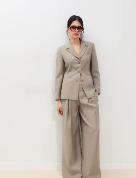 Figurbetonter Blazer mit 3 Knöpfen Braun XL - Stradivarius - FashionsVida