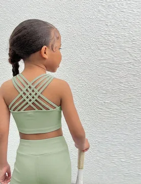 Top corto de punto de unicolor para niña, ropa deportiva - Shein - FashionsVida
