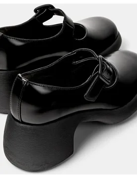 Mocasines de mujer Thelma II con hebilla - Camper - FashionsVida