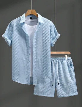 Set de 2 piezas de camisa de manga corta con textura y shorts para hombre - Shein - FashionsVida