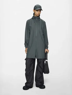 Giacca impermeabile Long Storm Breaker grigia con cappuccio dotato di coulisse e visiera - Rains - FashionsVida